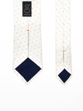 Patterned tie