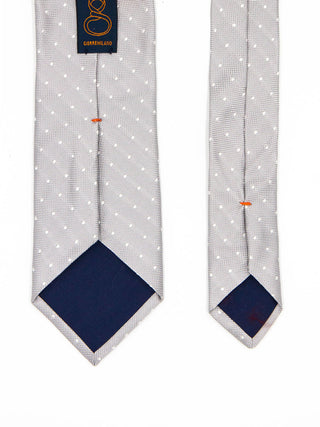 Patterned tie