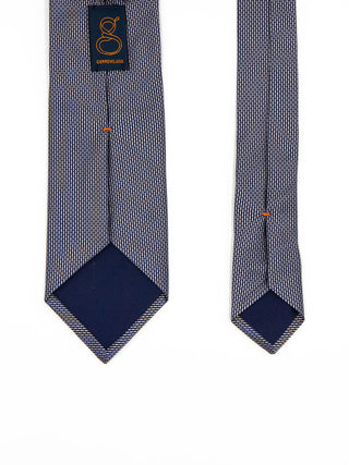 Patterned tie