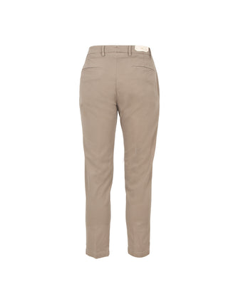 Pantaloni chino in cotone con pinces