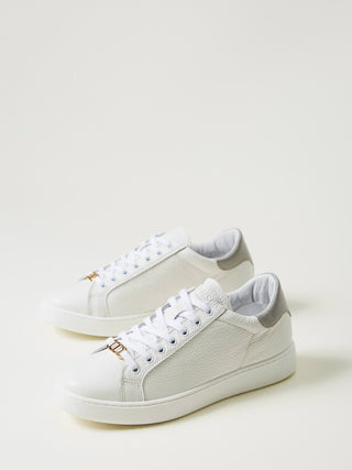 Sneakers in pelle con oval t