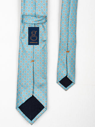 Patterned tie