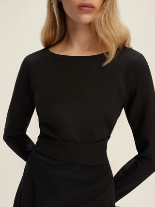 Abito con nodo sul fianco