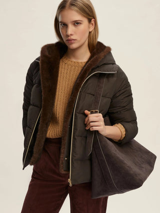 Piumino corto in taffetà con cappuccio