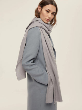 Stola con frange e filo di lurex