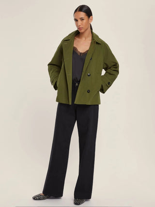 Jeans con tasche applicate