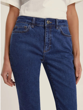 Jeans flare aderente cropped