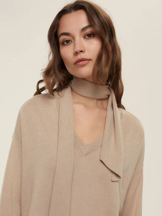 Maglia over con sciarpa