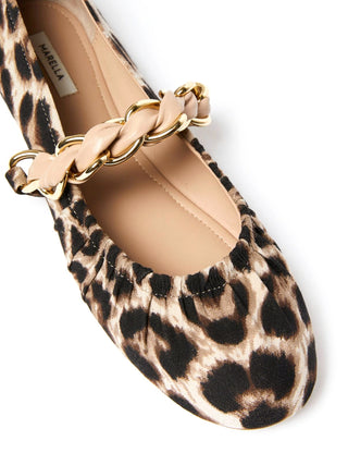 Ballerina in tessuto animalier con catena intrecciata