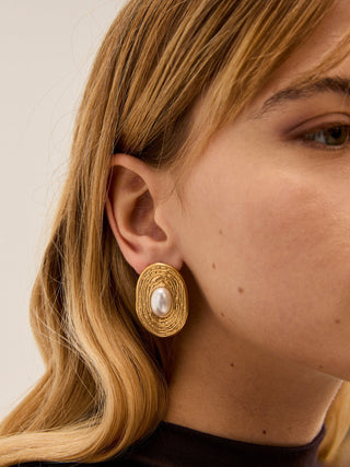 Orecchini ovali con perla