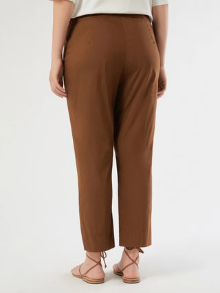 Pantaloni slim fit in cotone e nylon