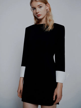 Abito sagomato in envers satin