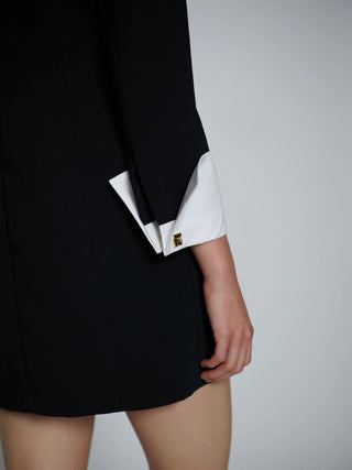 Abito sagomato in envers satin