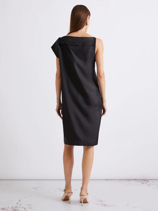Abito in twill di seta con scollo asimmetrico
