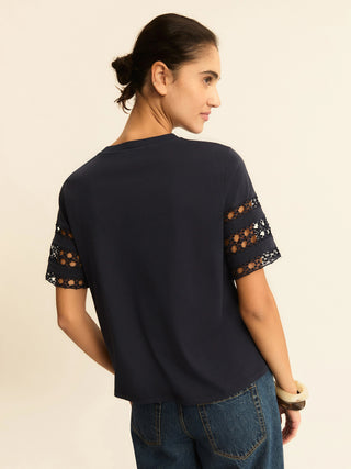 T-shirt in jersey con passamaneria