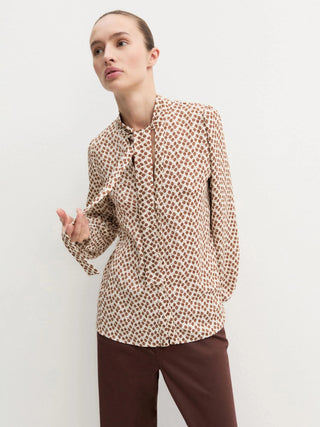 Camicia in crêpe con sciarpina