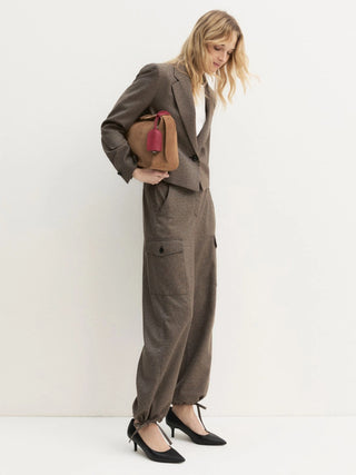 Pantalone carrot con tasconi