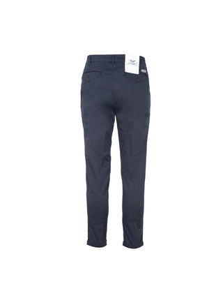 Chinohose mit Bügelfalten
