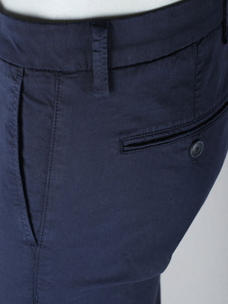 Pantaloni chino mucha